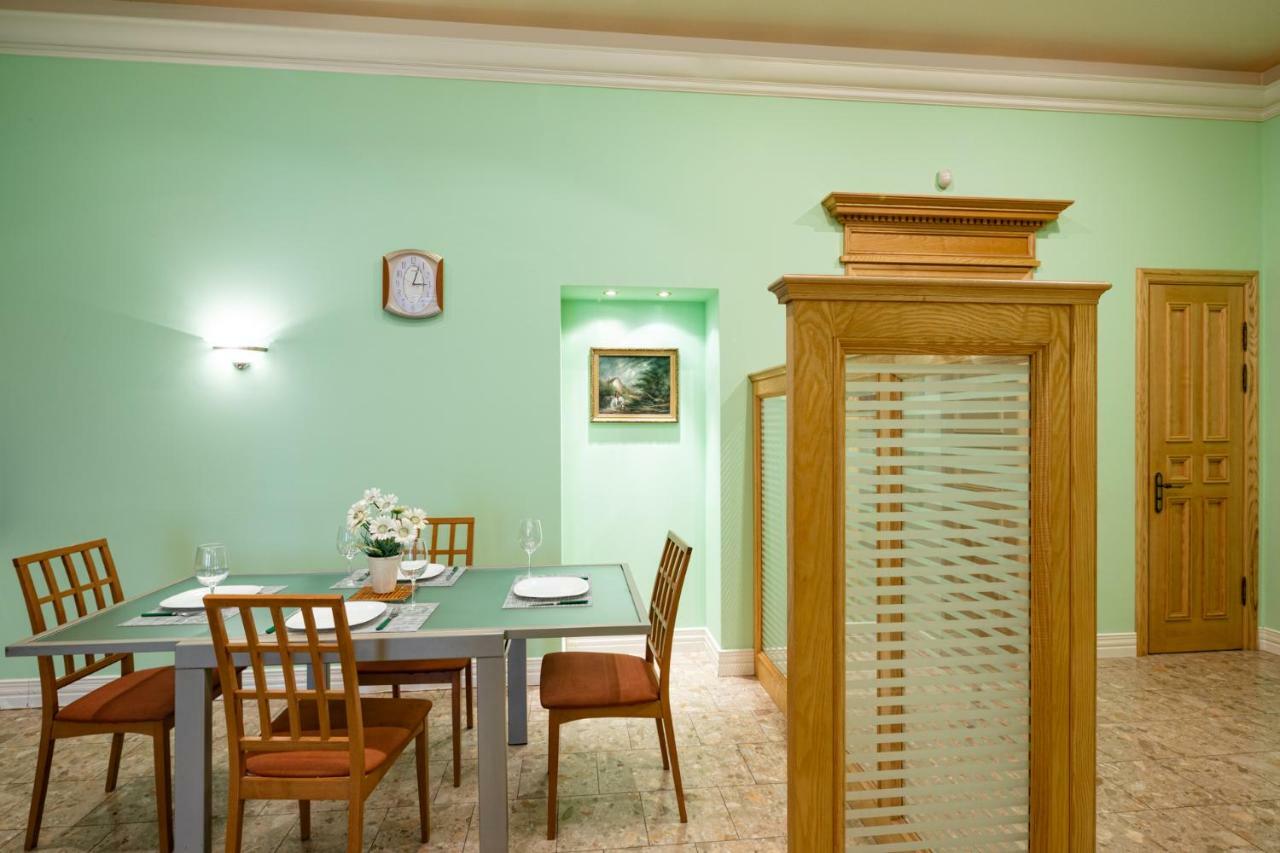 Old Riga 2 Bedroom Vecpilsetas Street Apartment ภายนอก รูปภาพ