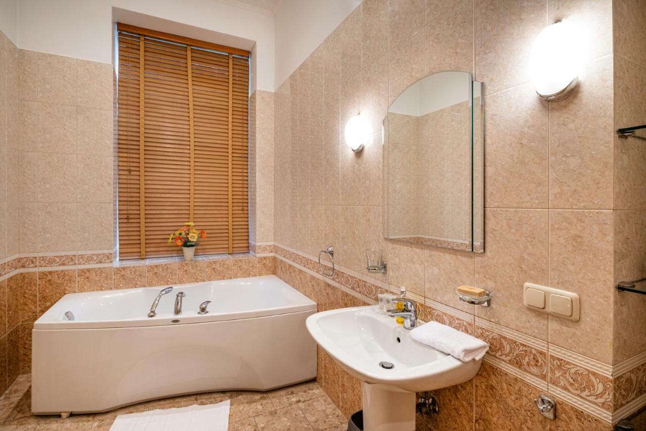 Old Riga 2 Bedroom Vecpilsetas Street Apartment ภายนอก รูปภาพ